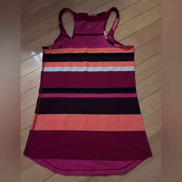 Lululemon top - Picture 2 of 2